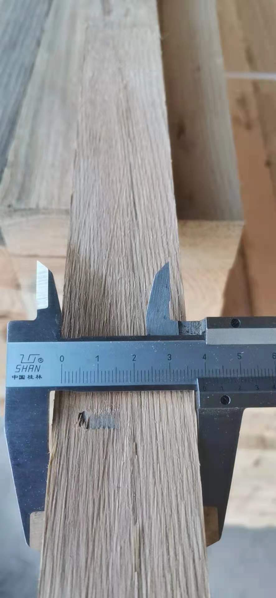 橡木山东插接板家具和橡胶木有什么差别